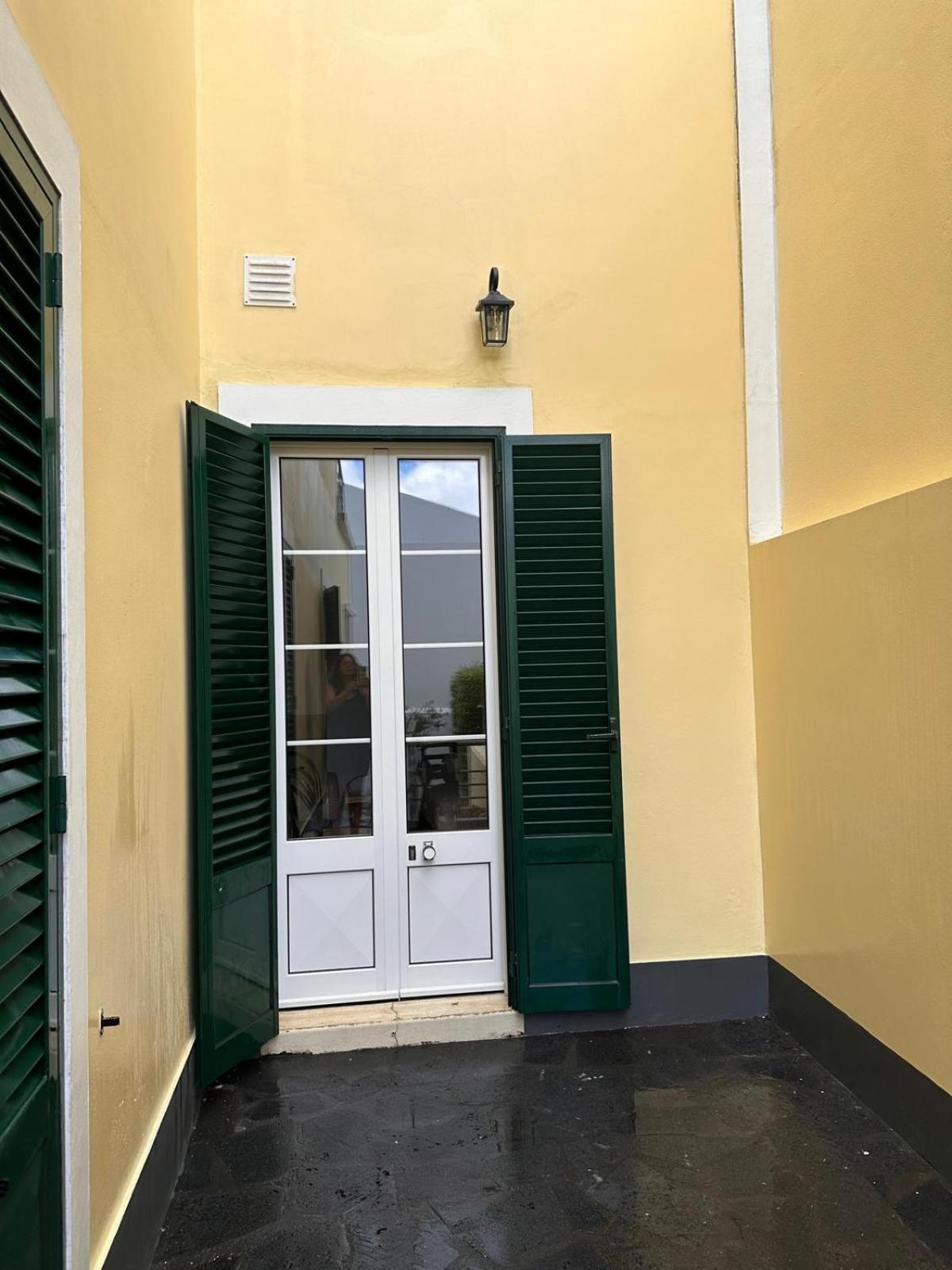 Azor International Hostel Ponta Delgada  Exterior photo