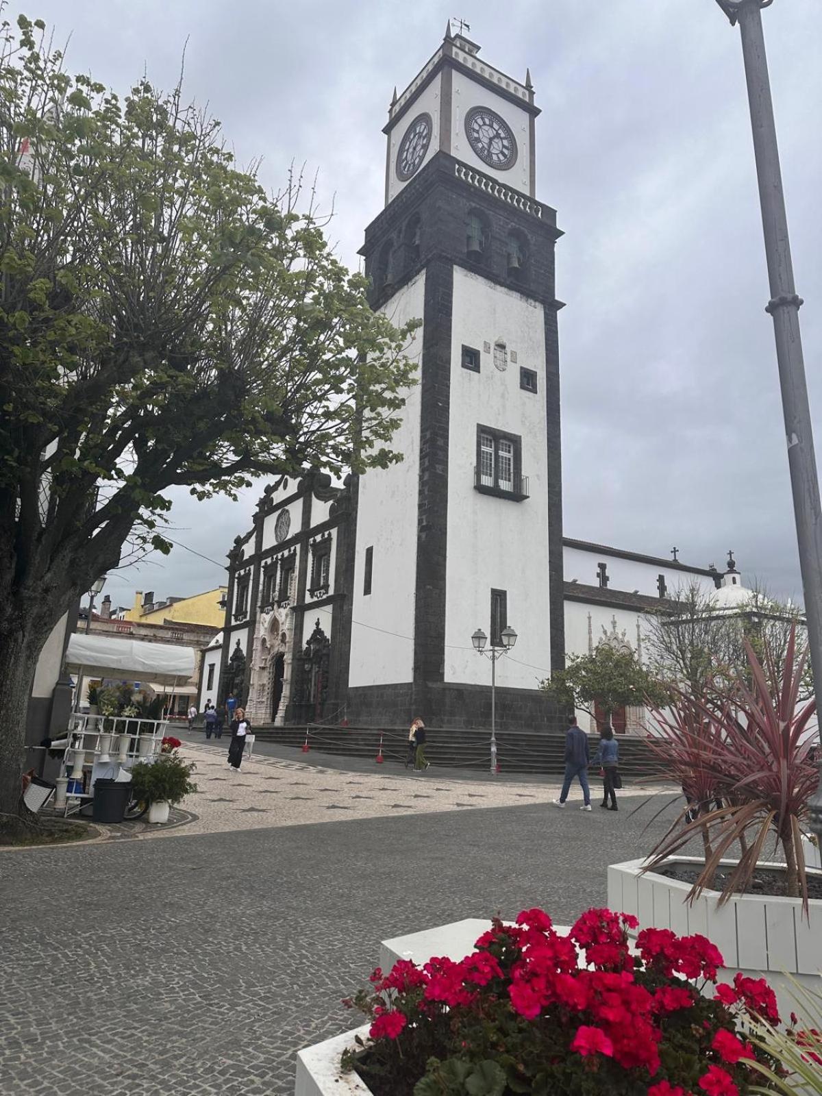 Azor International Hostel Ponta Delgada  Exterior photo